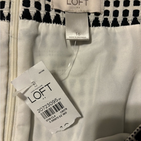 NWT Loft black and white skirt zip back size 16 - Picture 5 of 5